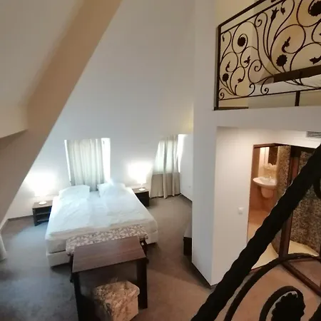 Отель Aristokrat 3*