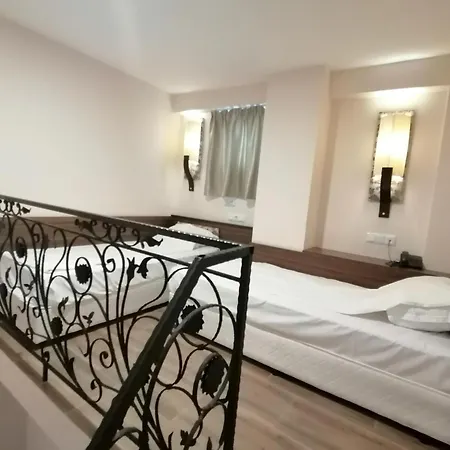 Aristokrat Hotel 3*