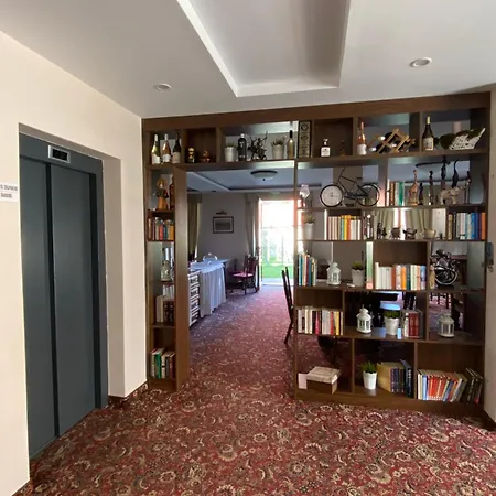 Aristokrat Отель