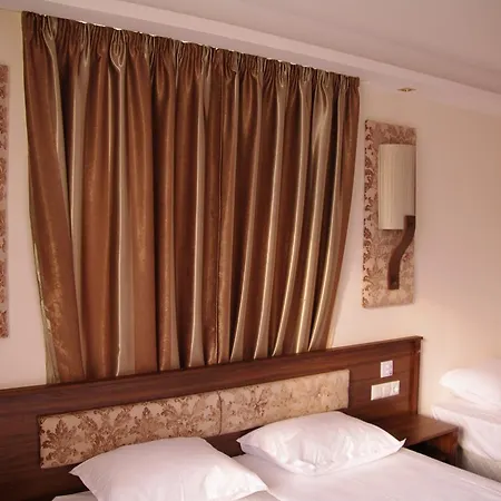 Aristokrat Отель 3*