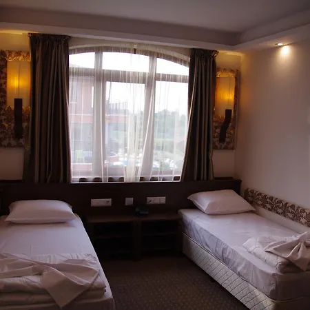 Aristokrat Hotel 3*
