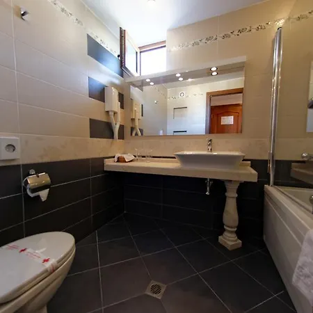 Hotel Aristokrat 3*