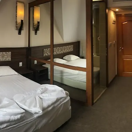 Отель Aristokrat 3*